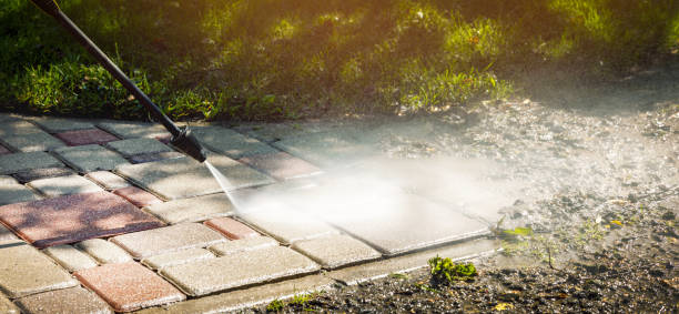 Best Sidewalk and Walkway Cleaning  in Fowler, CA